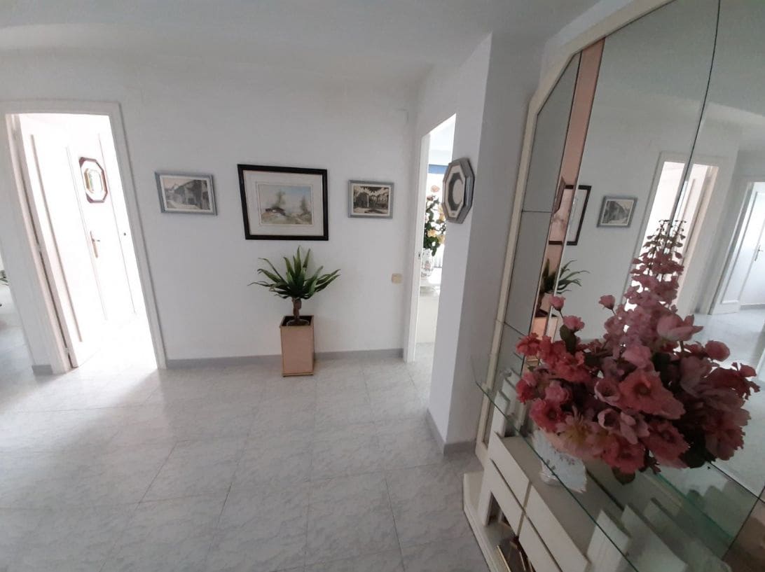 4 soverom Leilighet til salgs i Benidorm med svømmebasseng garasje - € 650 000 (Ref: 9459606)