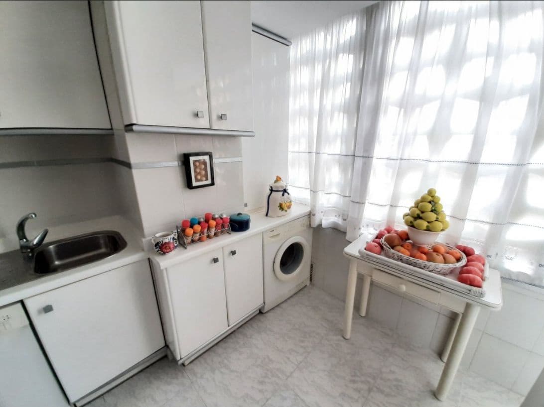 4 soverom Leilighet til salgs i Benidorm med svømmebasseng garasje - € 650 000 (Ref: 9459606)