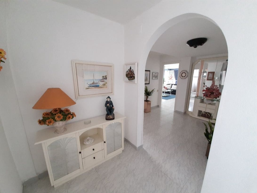 4 soverom Leilighet til salgs i Benidorm med svømmebasseng garasje - € 650 000 (Ref: 9459606)