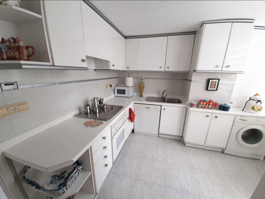 4 soverom Leilighet til salgs i Benidorm med svømmebasseng garasje - € 650 000 (Ref: 9459606)