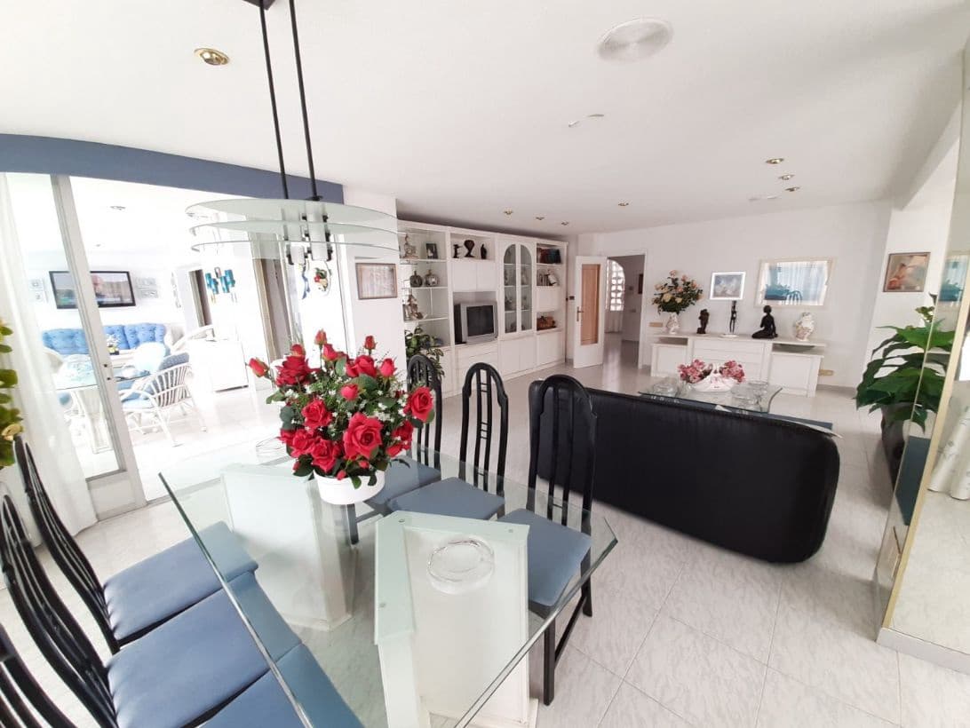 4 soverom Leilighet til salgs i Benidorm med svømmebasseng garasje - € 650 000 (Ref: 9459606)