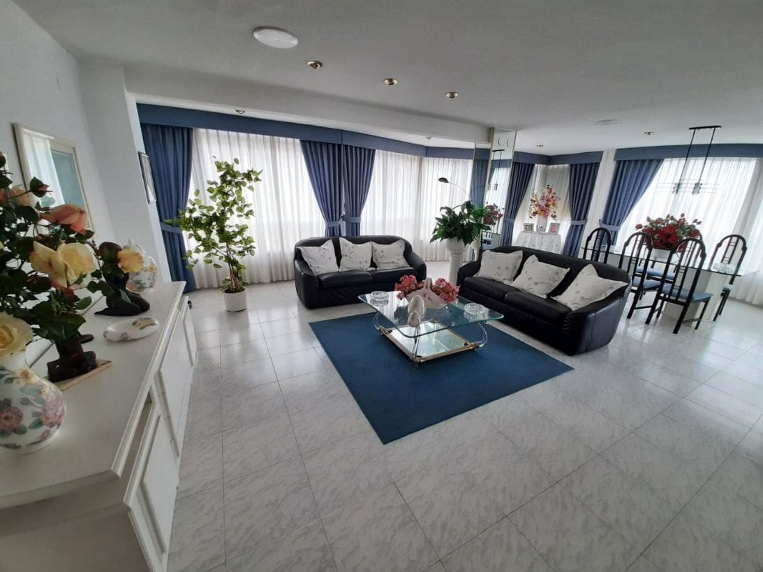 4 soverom Leilighet til salgs i Benidorm med svømmebasseng garasje - € 650 000 (Ref: 9459606)