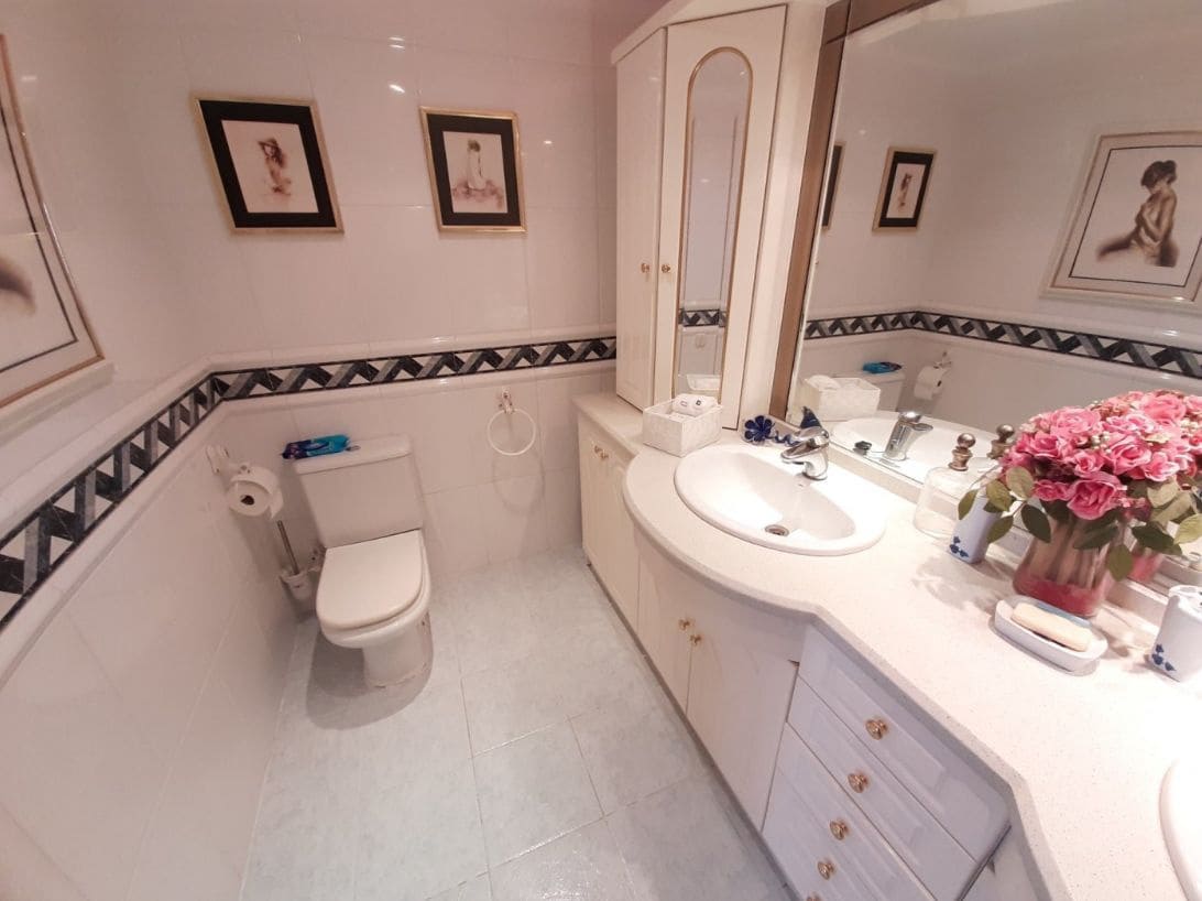 4 soverom Leilighet til salgs i Benidorm med svømmebasseng garasje - € 650 000 (Ref: 9459606)