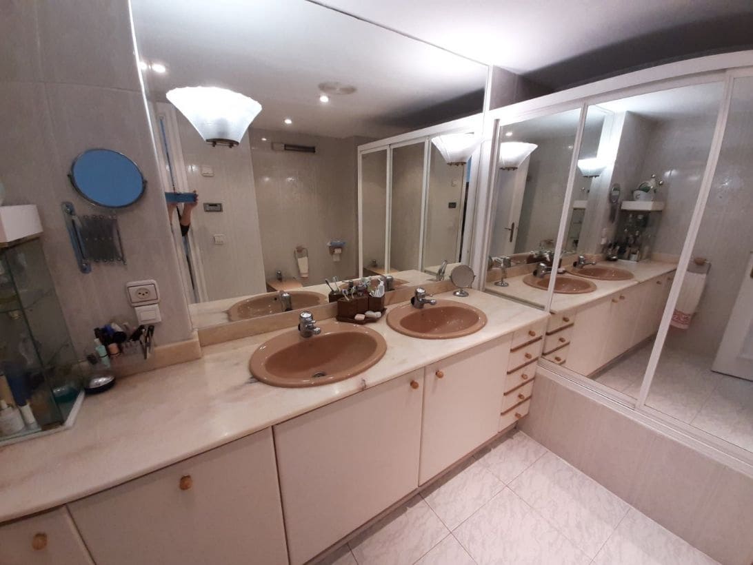 4 soverom Leilighet til salgs i Benidorm med svømmebasseng garasje - € 650 000 (Ref: 9459606)