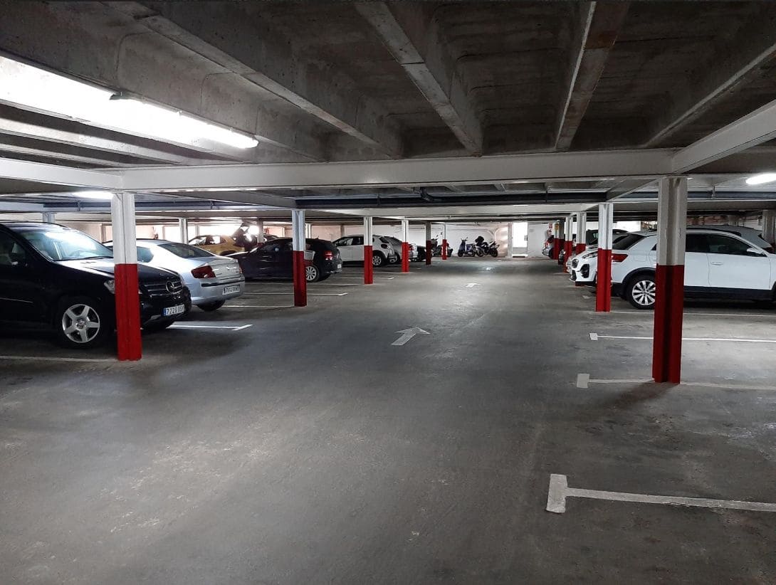 2 bedroom Apartment for sale in Benidorm with pool garage - € 1,000,000 (Ref: 9459608)