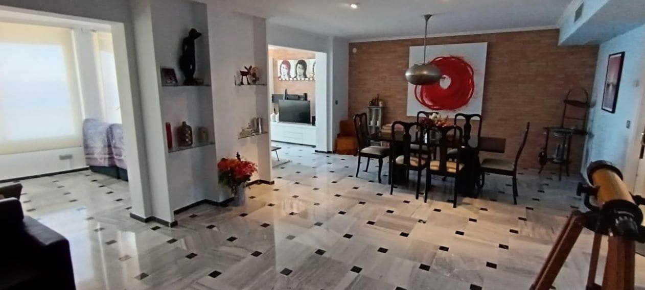 2 bedroom Apartment for sale in Benidorm with pool garage - € 1,000,000 (Ref: 9459608)