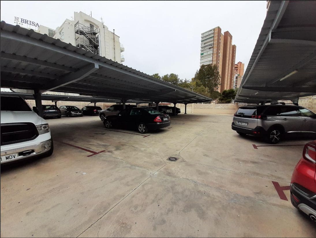 2 bedroom Apartment for sale in Benidorm with pool garage - € 1,000,000 (Ref: 9459608)