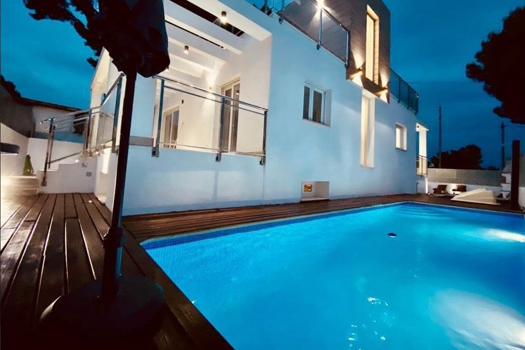 4 bedroom Villa for sale in La Nucia with pool garage - € 575,000 (Ref: 9459613)