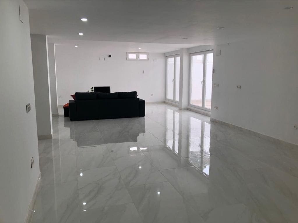 4 bedroom Villa for sale in La Nucia with pool garage - € 575,000 (Ref: 9459613)