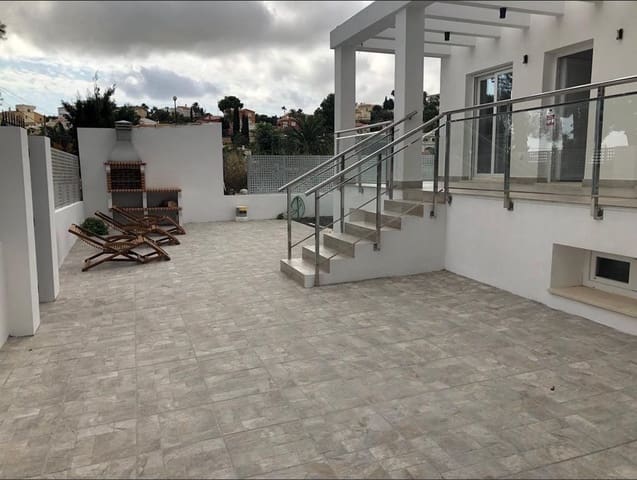 4 bedroom Villa for sale in La Nucia with pool garage - € 575,000 (Ref: 9459613)