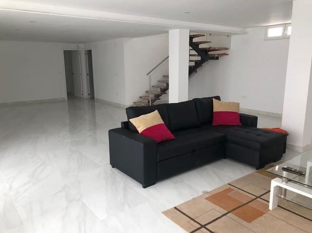 4 bedroom Villa for sale in La Nucia with pool garage - € 575,000 (Ref: 9459613)