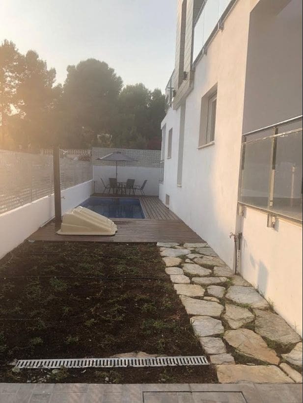 4 bedroom Villa for sale in La Nucia with pool garage - € 575,000 (Ref: 9459613)