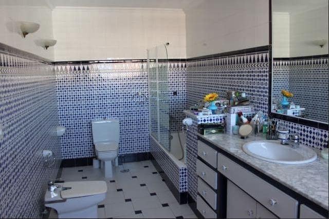 4 soverom Leilighet til salgs i Benidorm med svømmebasseng garasje - € 630 000 (Ref: 9459625)