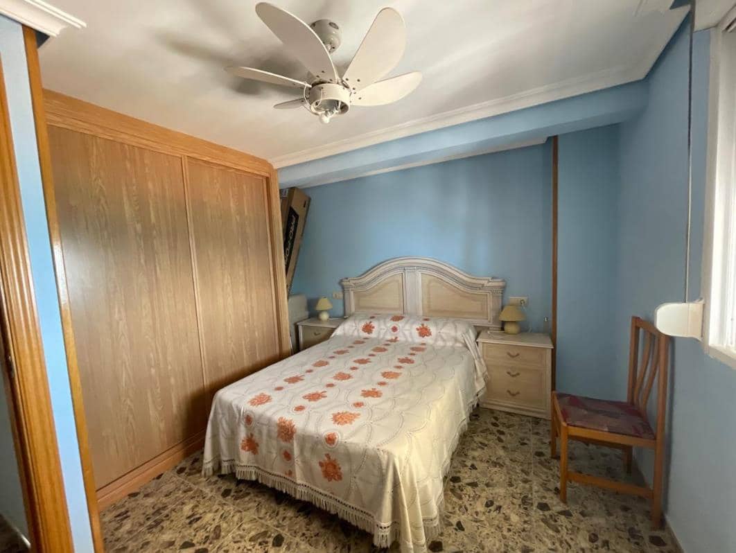 3 bedroom Apartment for sale in Benidorm with garage - € 590,000 (Ref: 9465095)