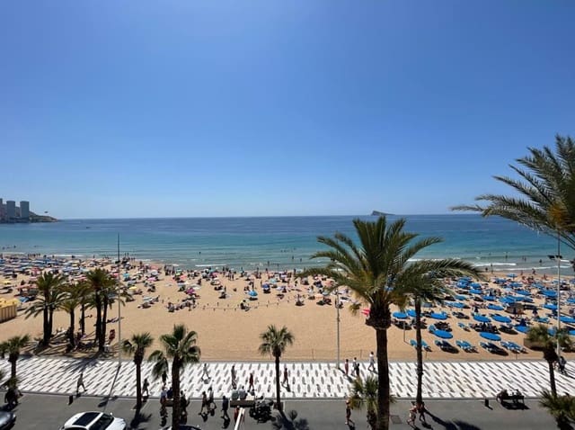 3 bedroom Apartment for sale in Levante, Benidorm with garage - € 590,000 (Ref: 9465095)