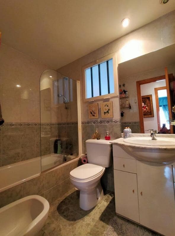 2 soveværelse Lejlighed til salg i Benidorm med swimmingpool garage - € 250.500 (Ref: 9465096)