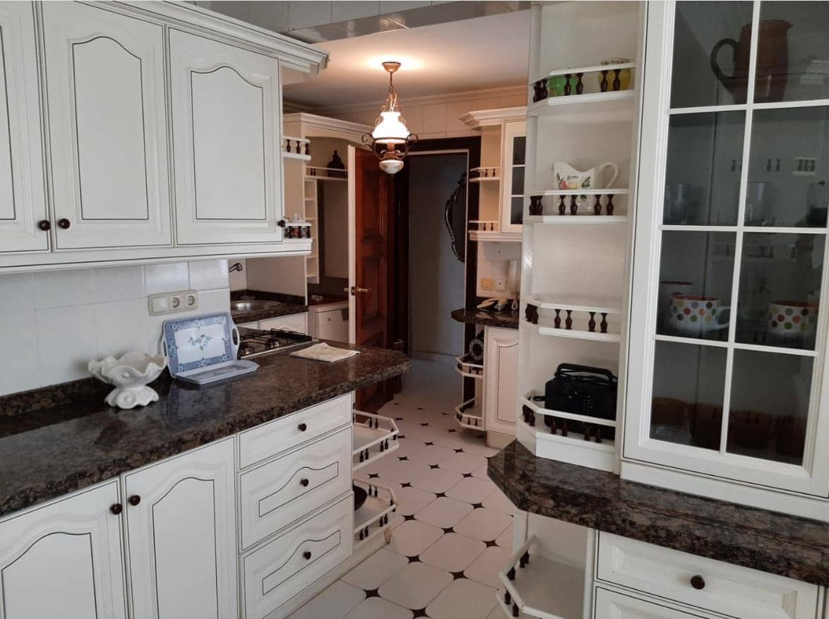 2 soverom Leilighet til salgs i Benidorm med garasje - € 599 000 (Ref: 9465232)