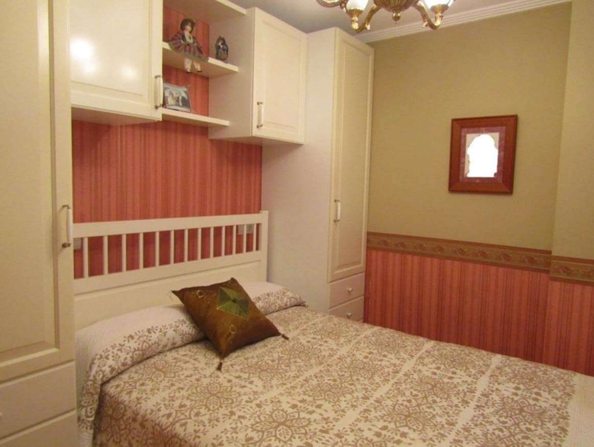 2 bedroom Apartment for sale in Benidorm with pool garage - € 615,000 (Ref: 9465233)