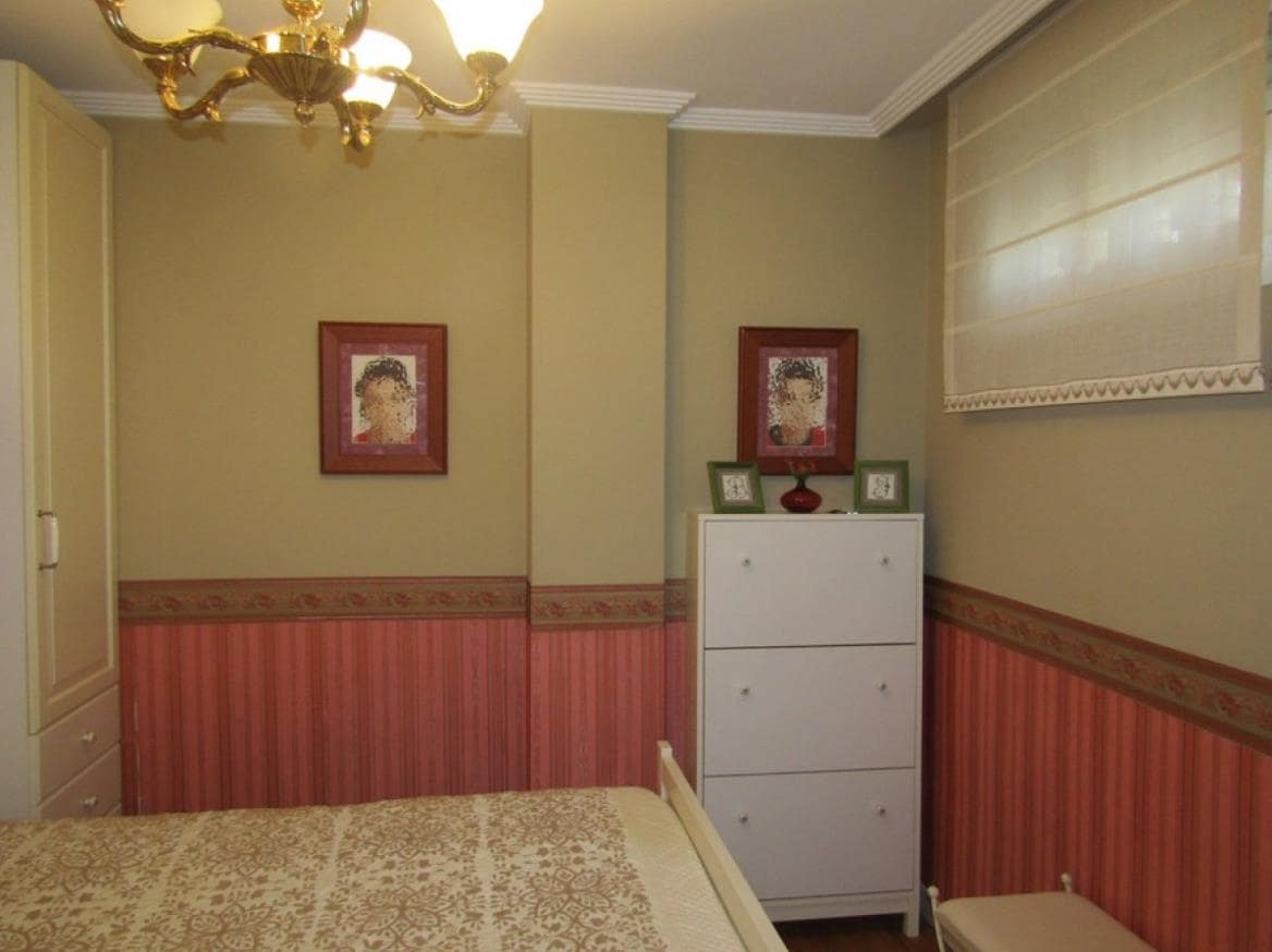 2 bedroom Apartment for sale in Benidorm with pool garage - € 615,000 (Ref: 9465233)