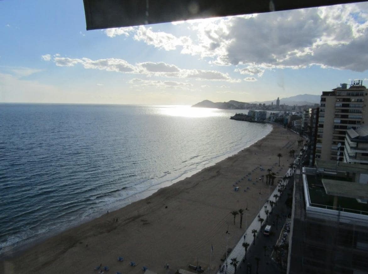 2 bedroom Apartment for sale in Benidorm with pool garage - € 615,000 (Ref: 9465233)