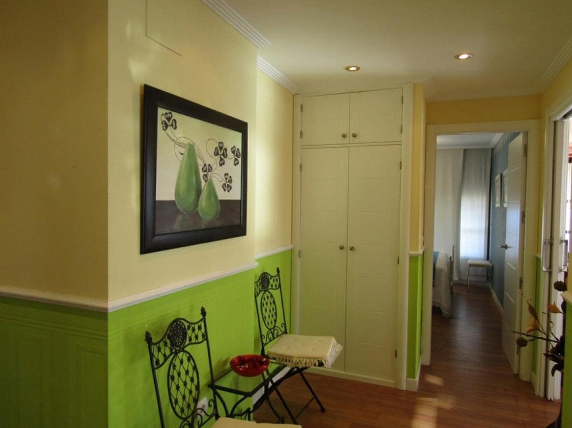 2 bedroom Apartment for sale in Benidorm with pool garage - € 615,000 (Ref: 9465233)