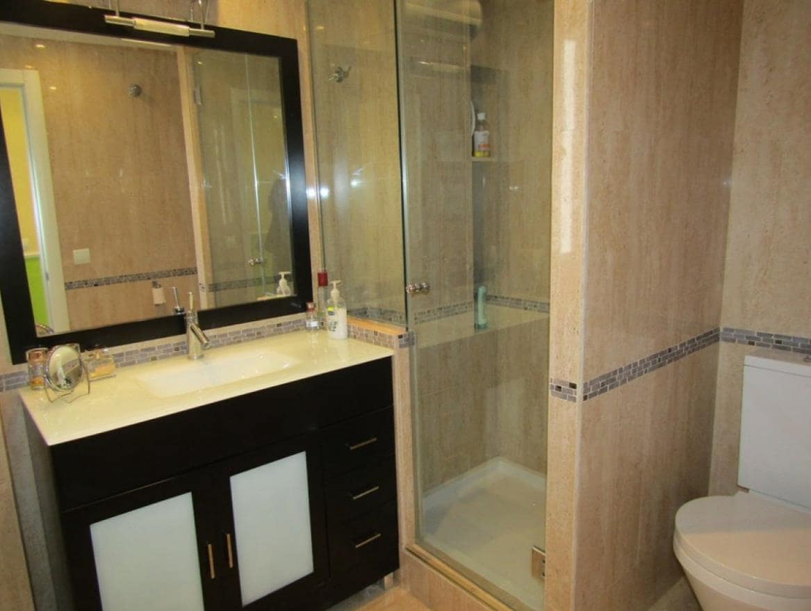 2 bedroom Apartment for sale in Benidorm with pool garage - € 615,000 (Ref: 9465233)