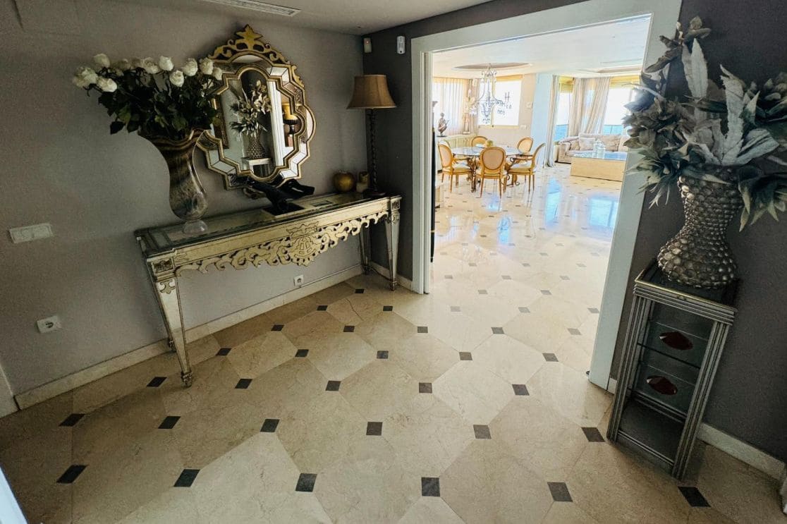 3 quarto Apartamento para venda em Benidorm com piscina garagem - 850 000 € (Ref: 9471293)