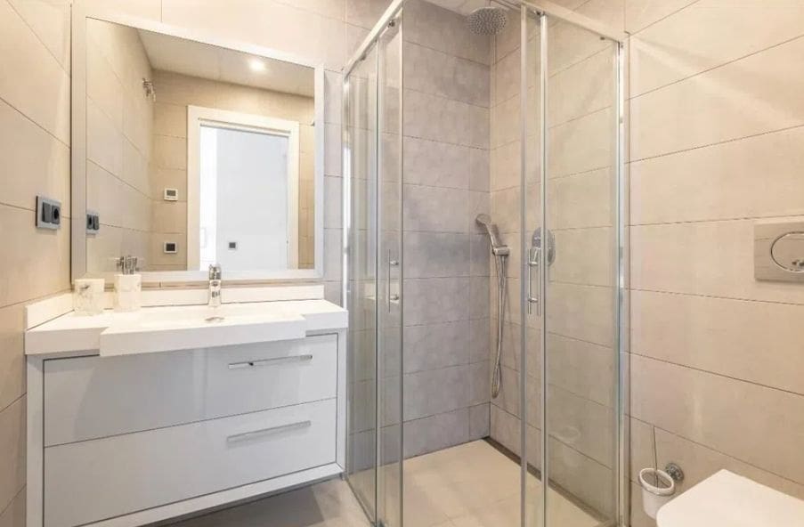 2 sypialnia Apartament na sprzedaż w Benidorm z basenem garażem - 600 000 € (Ref: 9487249)