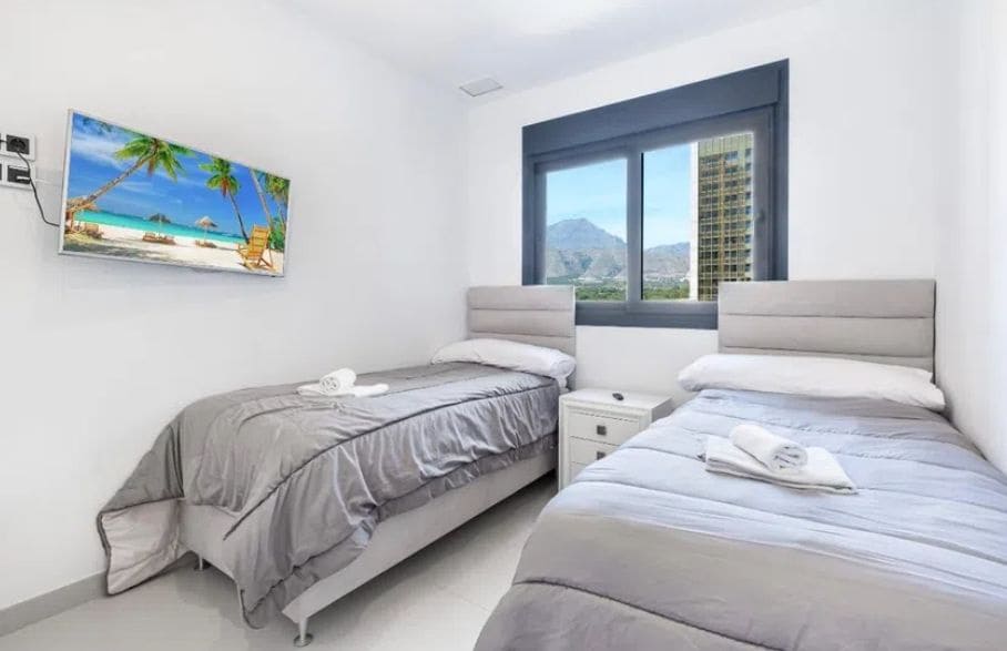 2 sypialnia Apartament na sprzedaż w Benidorm z basenem garażem - 600 000 € (Ref: 9487249)