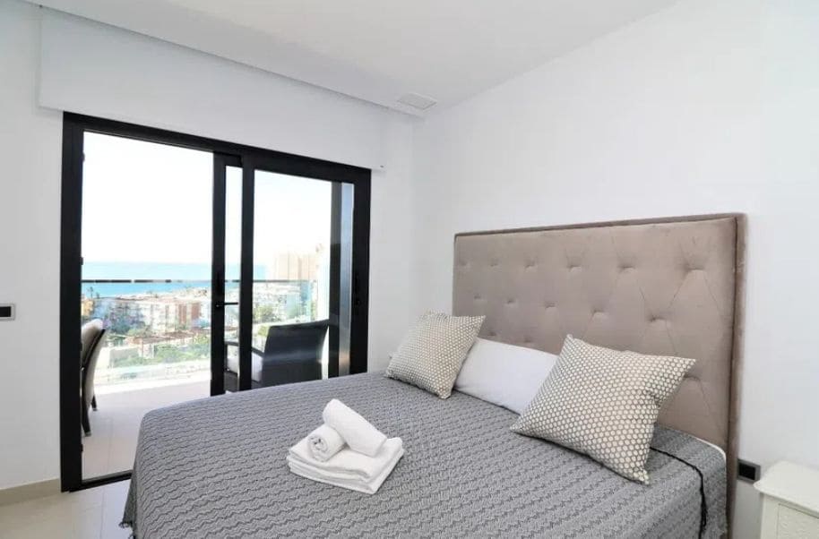 2 sypialnia Apartament na sprzedaż w Benidorm z basenem garażem - 600 000 € (Ref: 9487249)