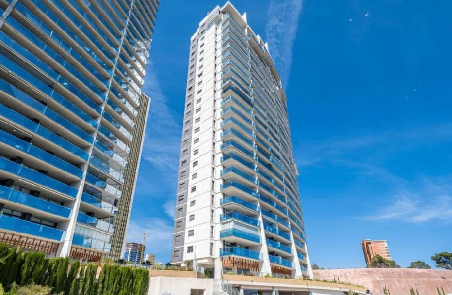 2 sypialnia Apartament na sprzedaż w Benidorm z basenem garażem - 600 000 € (Ref: 9487249)
