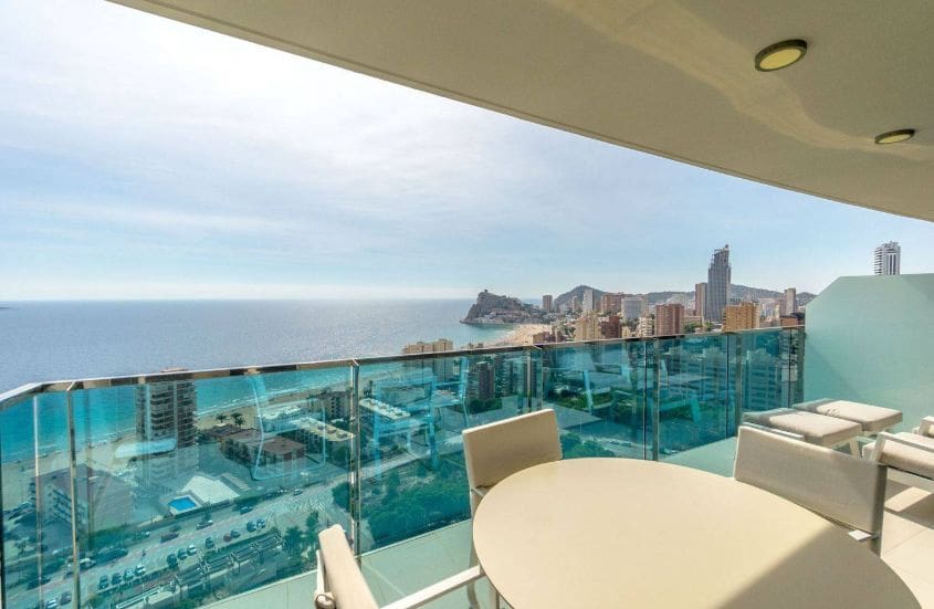 2 sypialnia Apartament na sprzedaż w Benidorm z basenem garażem - 600 000 € (Ref: 9487250)