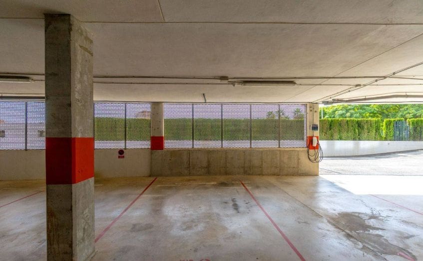 2 sypialnia Apartament na sprzedaż w Benidorm z basenem garażem - 600 000 € (Ref: 9487250)