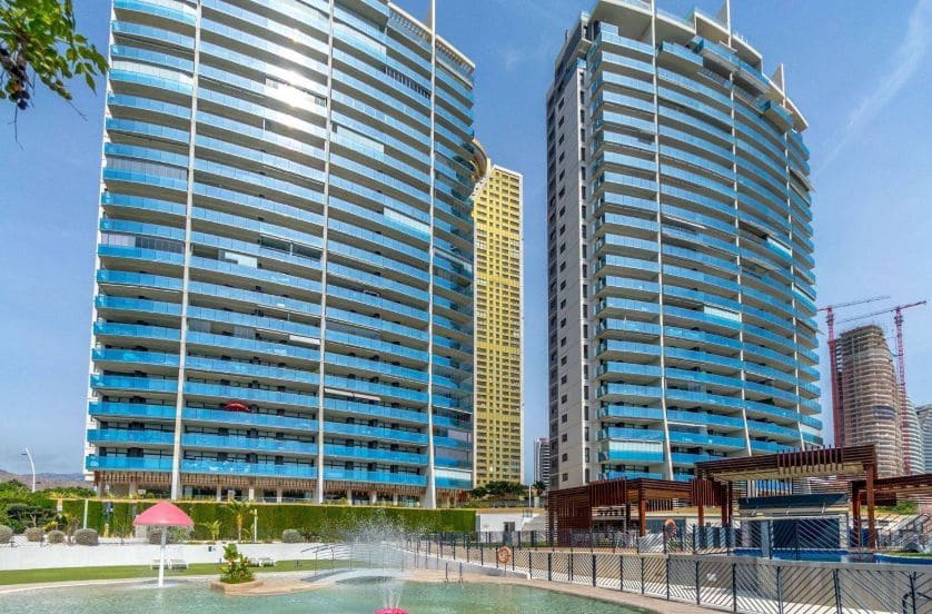 2 sypialnia Apartament na sprzedaż w Benidorm z basenem garażem - 600 000 € (Ref: 9487250)