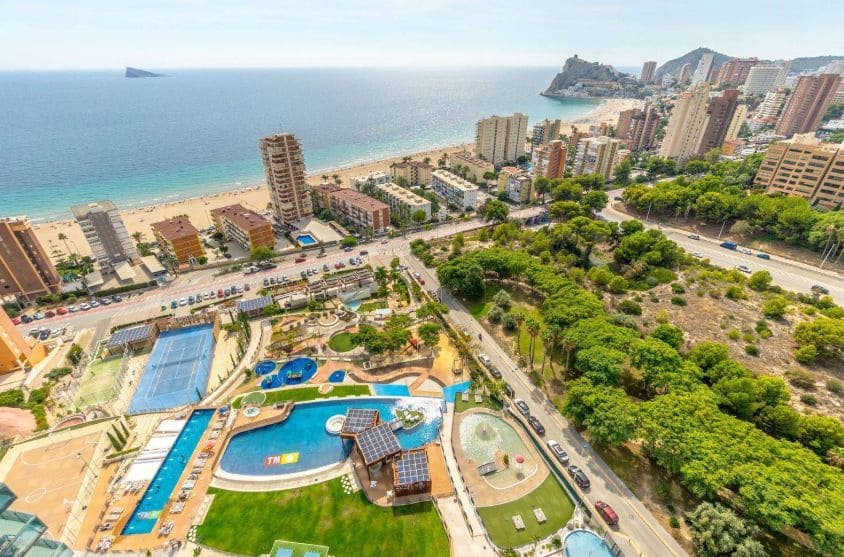 2 sypialnia Apartament na sprzedaż w Benidorm z basenem garażem - 600 000 € (Ref: 9487250)