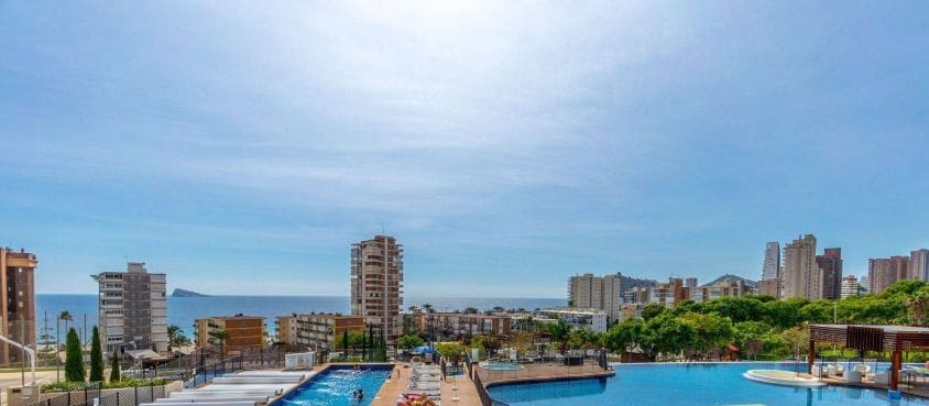 2 sypialnia Apartament na sprzedaż w Benidorm z basenem garażem - 600 000 € (Ref: 9487250)