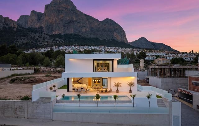 3 bedroom Villa for sale in Polop with pool - € 860,000 (Ref: 9487437)