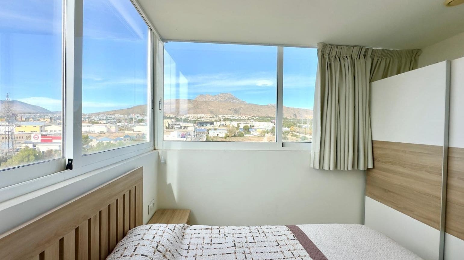 2 bedroom Apartment for sale in Finestrat with pool - € 275,000 (Ref: 9499905)