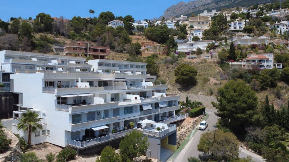 2 bedroom Apartment for sale in Altea with pool garage - € 349,000 (Ref: 9499907)