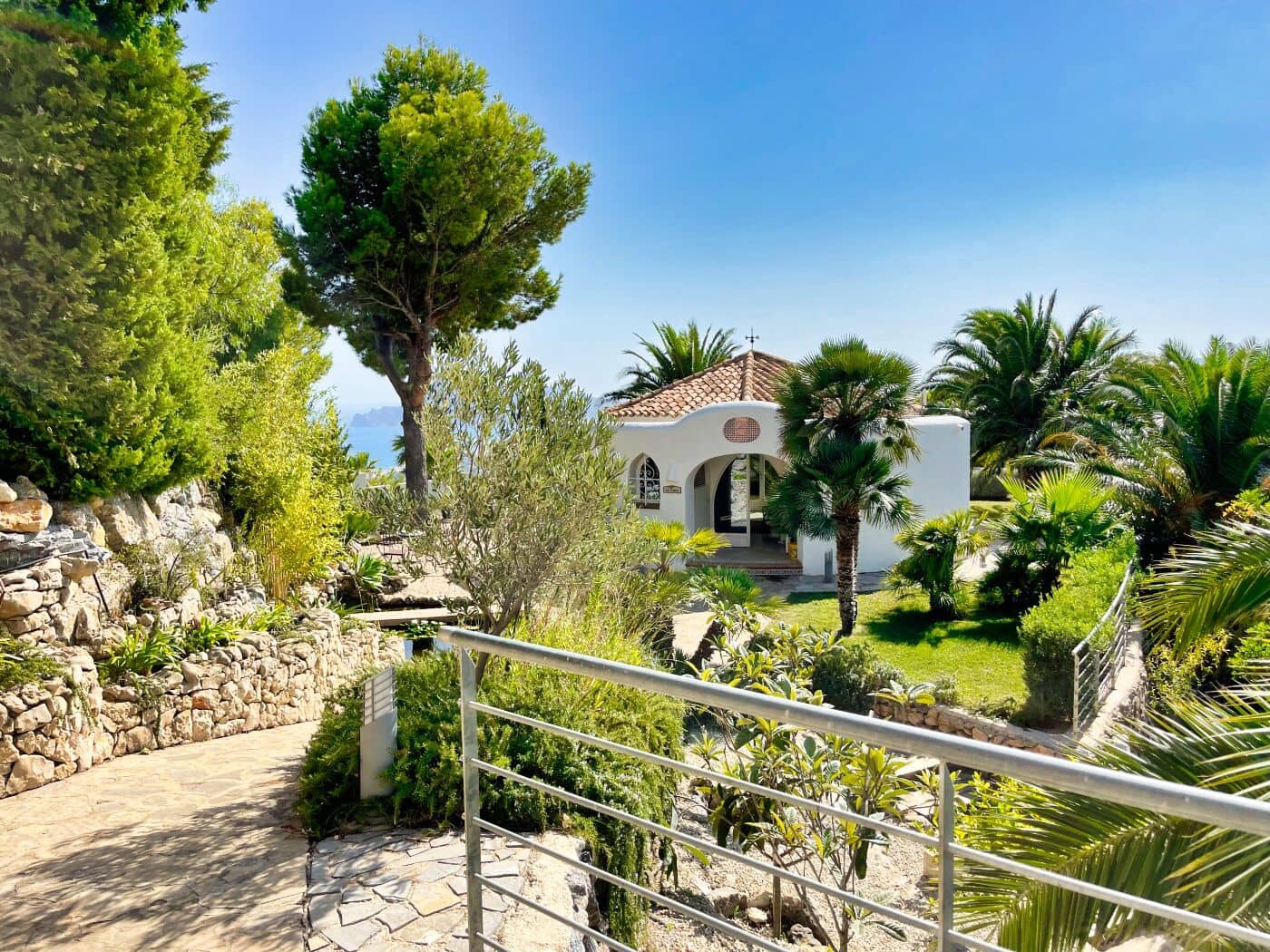 8 bedroom Villa for sale in Altea with pool - € 2,650,000 (Ref: 9499909)