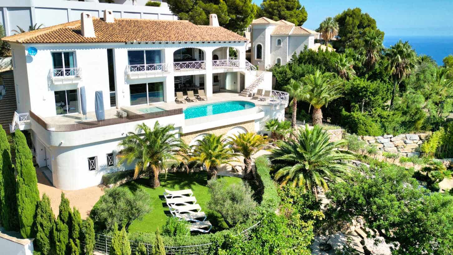 8 bedroom Villa for sale in Altea with pool - € 2,650,000 (Ref: 9499909)