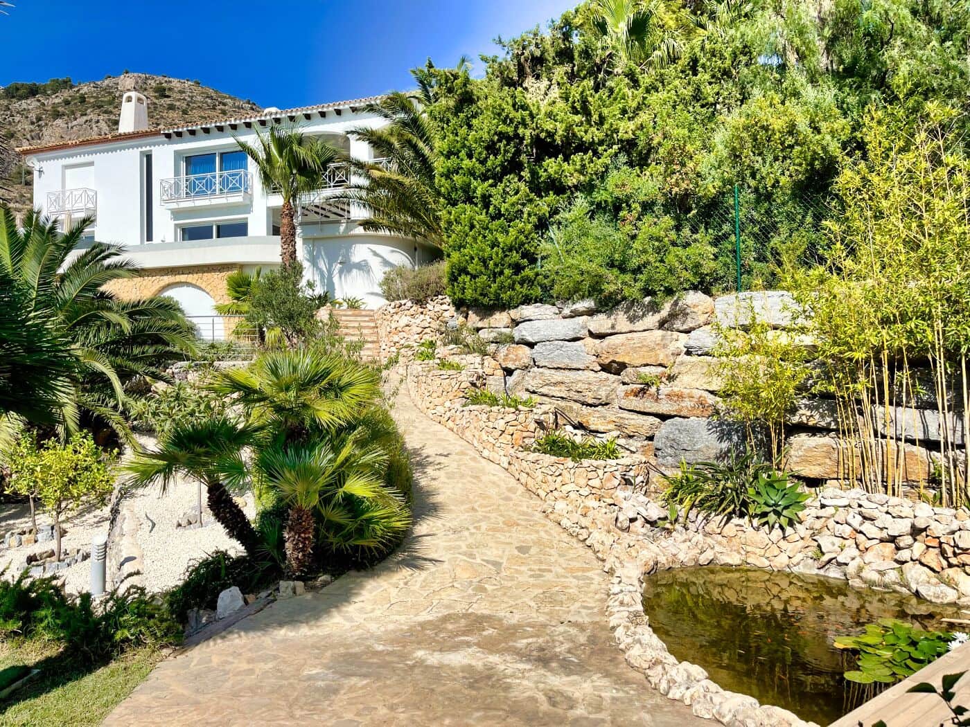 8 bedroom Villa for sale in Altea with pool - € 2,650,000 (Ref: 9499909)