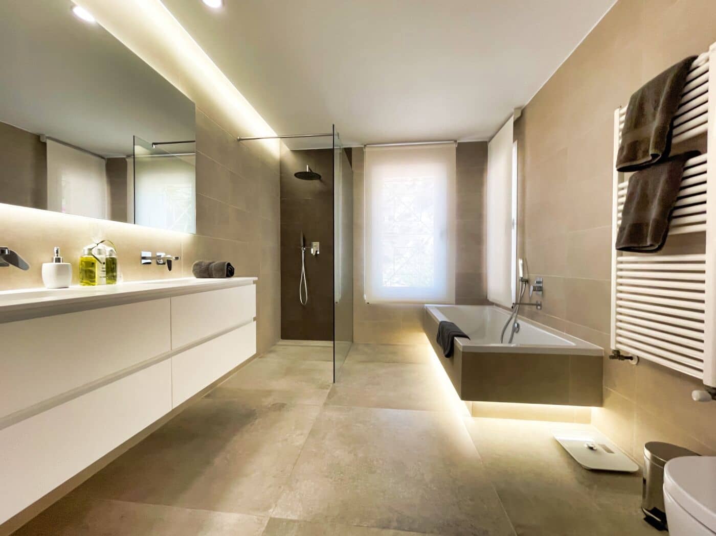 8 bedroom Villa for sale in Altea with pool - € 2,650,000 (Ref: 9499909)