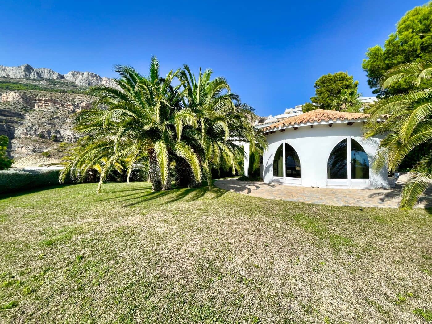 8 bedroom Villa for sale in Altea with pool - € 2,650,000 (Ref: 9499909)
