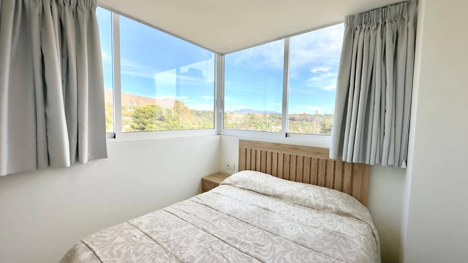 2 bedroom Apartment for sale in Finestrat with pool - € 290,000 (Ref: 9499915)