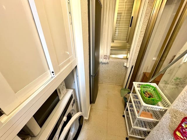 2 Zimmer Apartment zu verkaufen in Levante, Benidorm mit Pool - 189.000 € (Ref: 9503515)