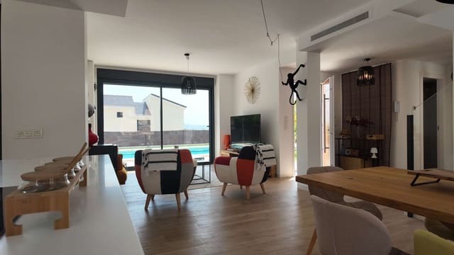 3 sovrum Villa till salu i Polop med pool garage - 530 000 € (Ref: 9503521)