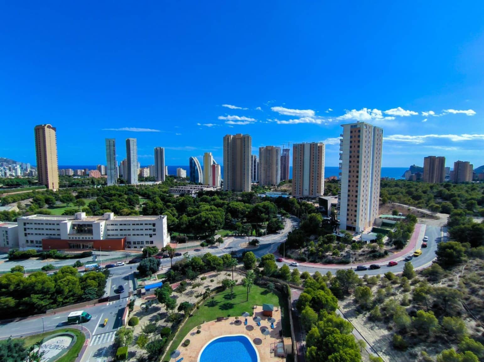 1 sovrum Lägenhet till salu i Benidorm med pool - 205 000 € (Ref: 9504695)