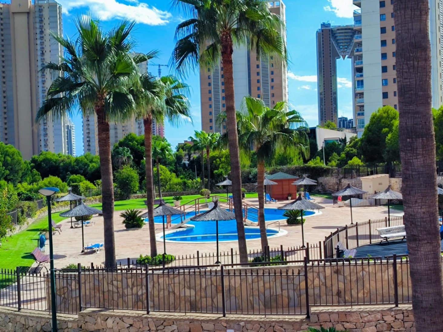 1 sovrum Lägenhet till salu i Benidorm med pool - 205 000 € (Ref: 9504695)