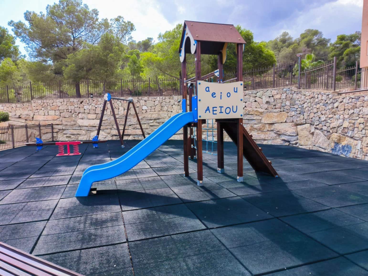 1 sovrum Lägenhet till salu i Benidorm med pool - 205 000 € (Ref: 9504695)